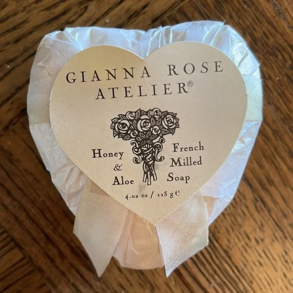 NIB Heart Shape Soap Honey & Aloe